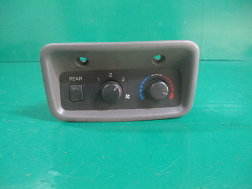 PANOU / COMANDA / CONSOLA AER / AC / CLIMA SPATE MITSUBISHI PAJERO SHOGUN III 1999 – 2007 ⭐⭐...