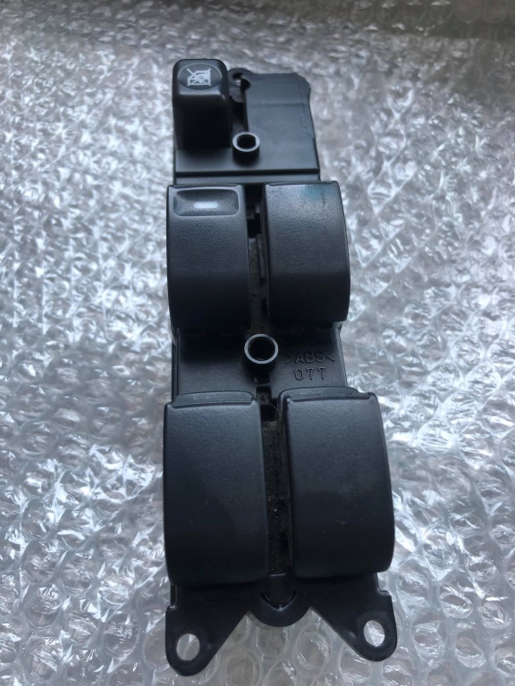 Panou comanda geamuri mitsubishi grandis mn141066