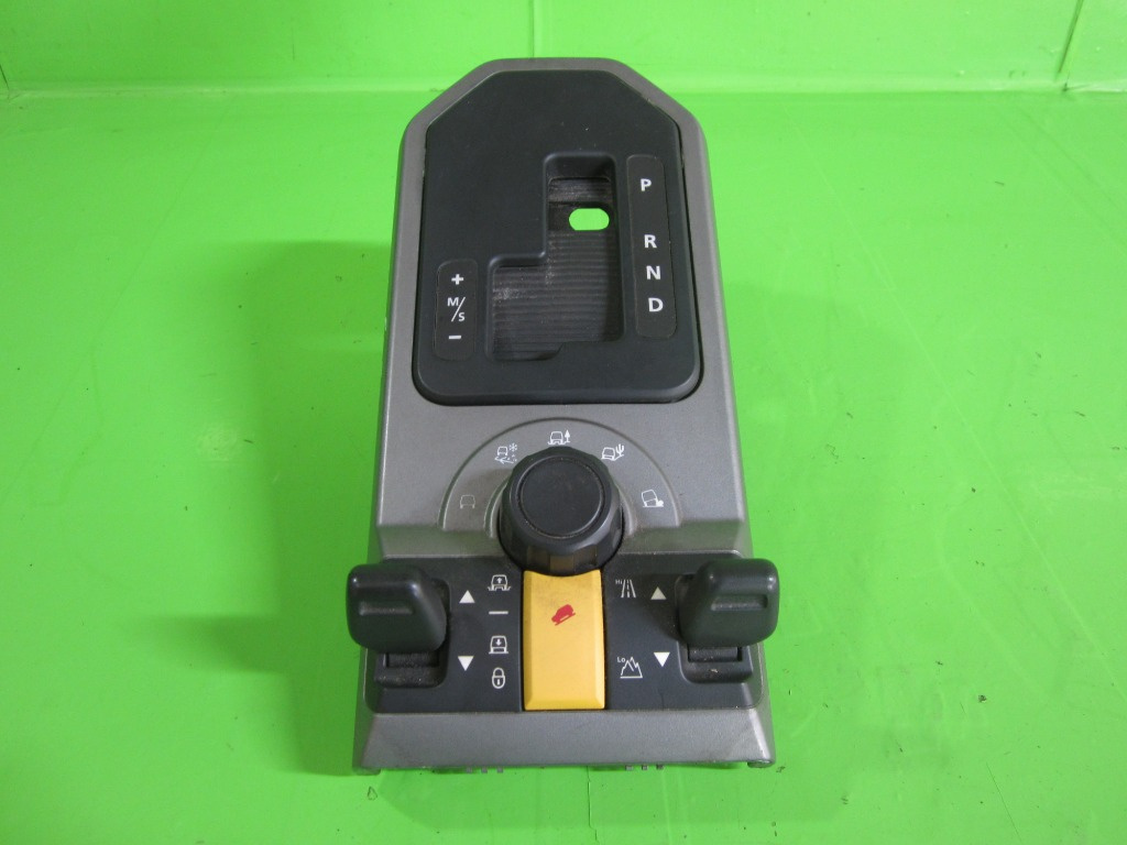 PANOU / CONSOLA BUTOANE COMANDA SUSPENSIE / TRACTIUNE LAND ROVER DISCOVERY 3 4x4 FAB. 2004 - 2009 ⭐⭐⭐⭐