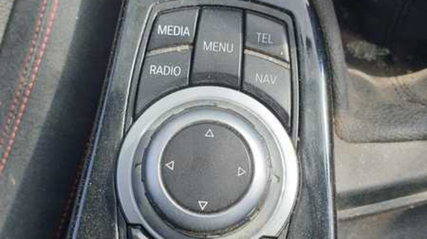 Panou Consola Comanda Buton Butoane Comanda Comenzi Unitate Radio CD Player BMW Seria 3 F30 F31 LCI Facelift 2014 - 2018
