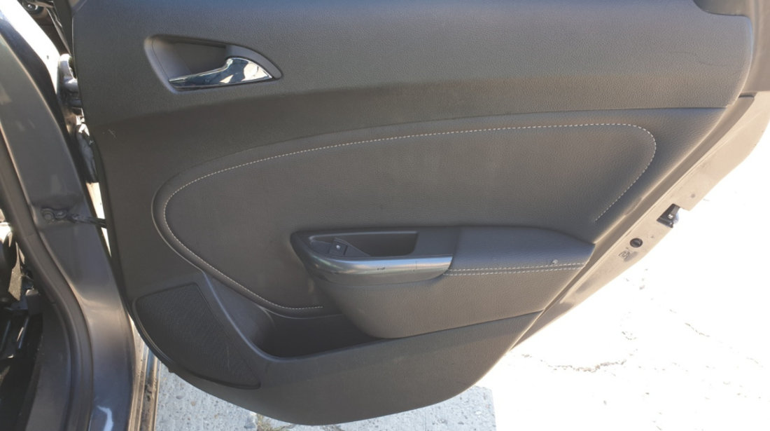 Panou Fata Interior Piele Usa Portiera Dreapta Spate Opel Astra J Break Combi 2009 - 2015