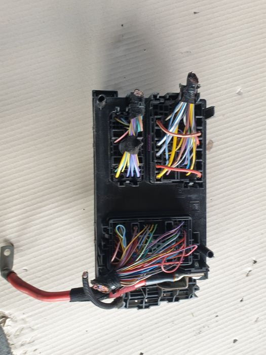 Panou modul sigurante motor Opel Astra J 1.7 cdti