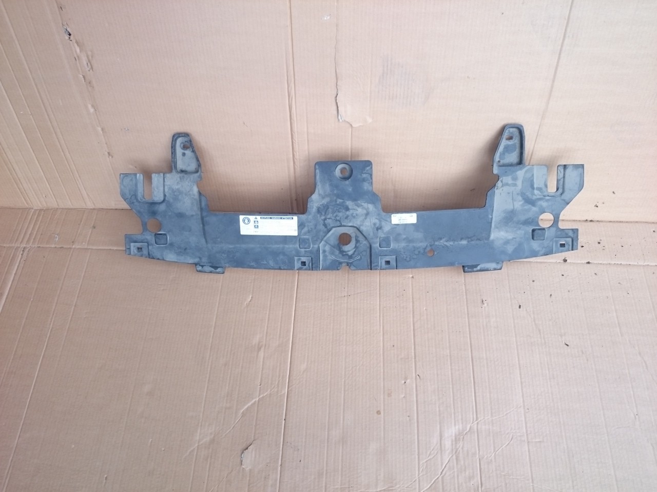 Panou ornament acoperire radiator VW Touareg 76 (2014-2018) cod 760853819C