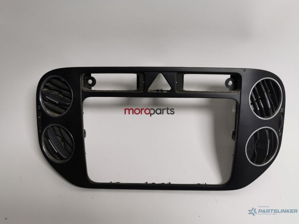 Panou ornamental central panou de bord VOLKSWAGEN GOLF PLUS 5M1, 521 2004 - 2013 1.9 TDI BKC, BLS, BXE, VOLKSWAGEN TIGUAN 5N_ 2007 - > TDI 4motion CBAB, CFFB, CLJA VAG 5M0858071K