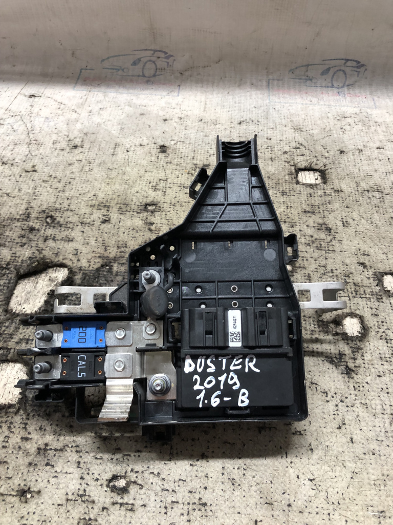 Panou sigurante baterie Dacia Duster 1.6 Benzina 2019, 241148233R