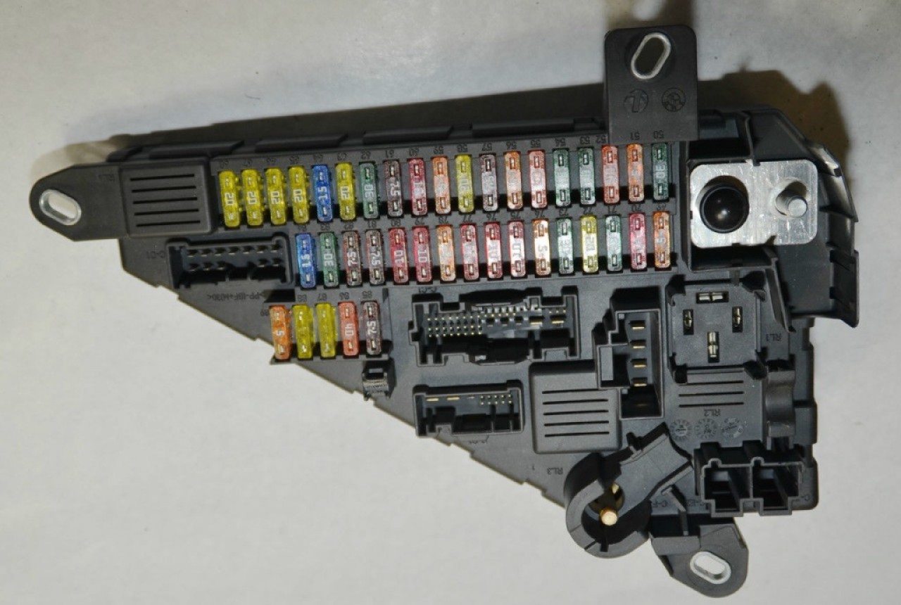 Panou sigurante central bmw e60 e61 cod 6906619-01