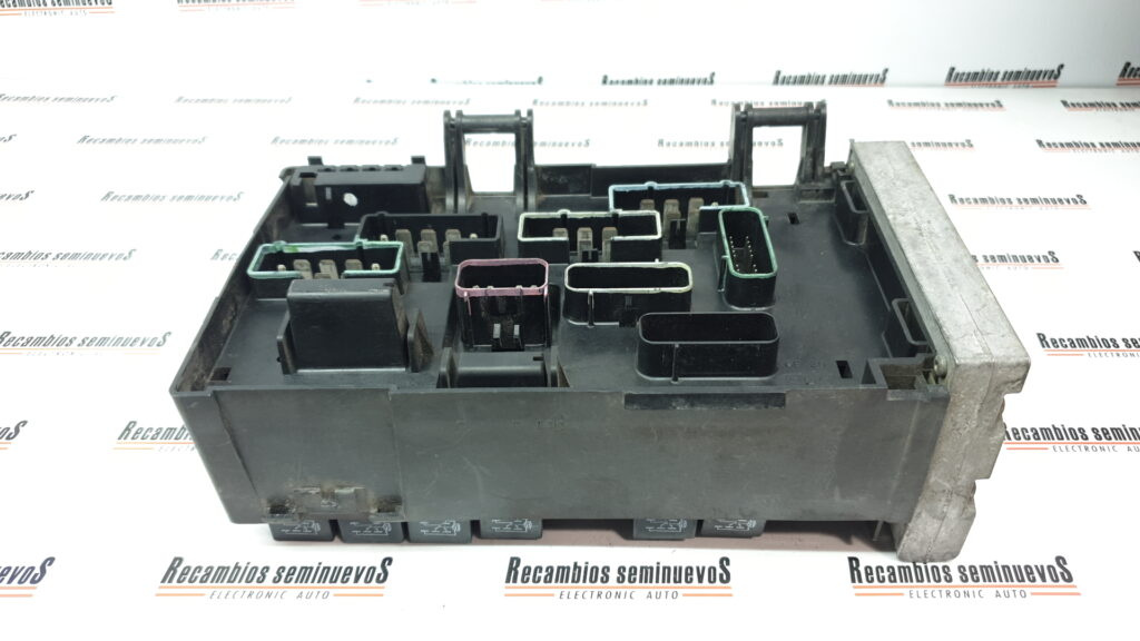 Panou sigurante CHRYSLER VOYAGER 04869000AJ A / 04869000AJA / 64469H / P 04869200AM / P04869200AM04869000AJ A / 04869000AJA / 64469H / P 04869200AM / P04869200AM