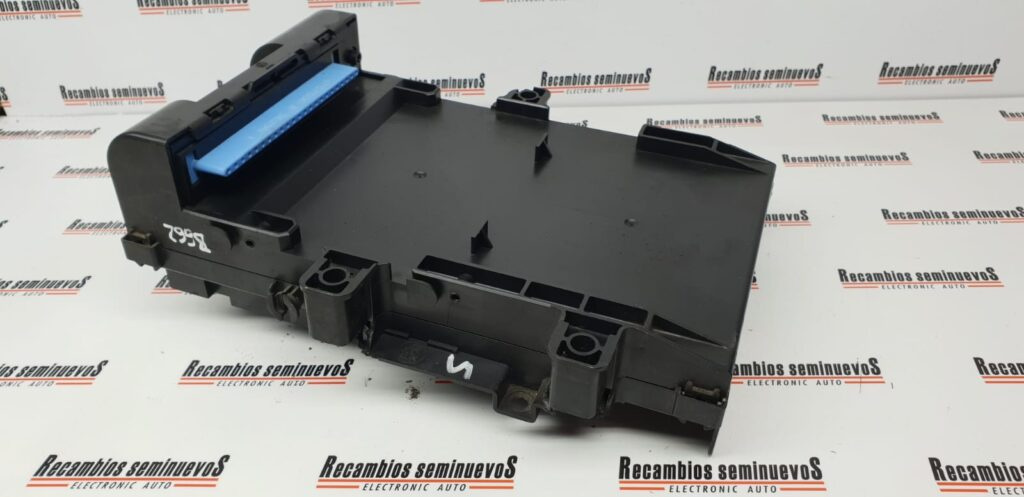 Panou sigurante CHRYSLER VOYAGER P04707994AEP04707994AE