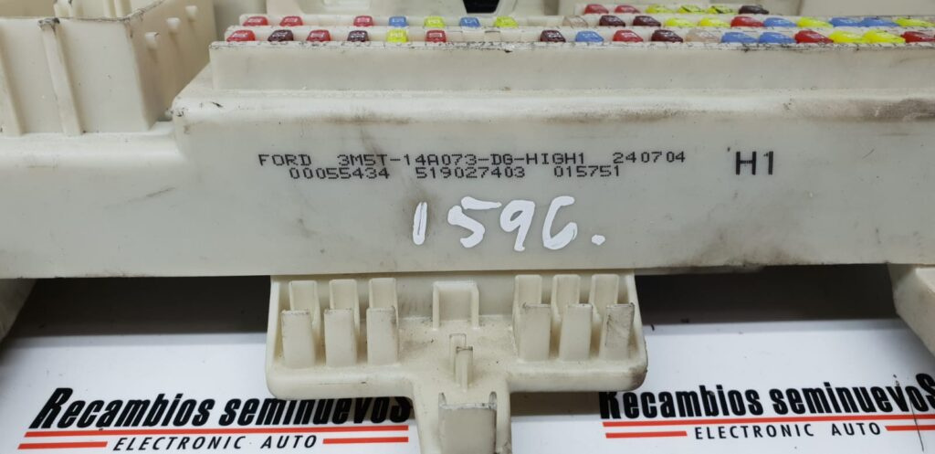 Panou sigurante FORD C-MAX 3M5T-14A073-DG / 3M5T 14A073 DG / 3M5T14A073DG3M5T-14A073-DG / 3M5T 14A073 DG / 3M5T14A073DG