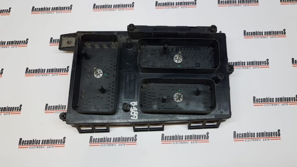 Panou sigurante HELLA OPEL ASTRA H 743381-00 / 743381 00 / 74338100 / 153 4937 / 1534937 / 0-153 4921-1 / 0 153 4921 1 / 015349211743381-00 / 743381 00 / 74338100 / 153 4937 / 1534937 / 0-153 4921-1 / 0 153 4921 1 / 015349211