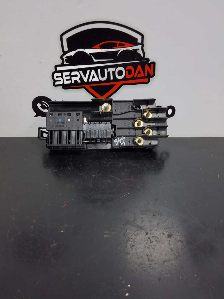 Panou sigurante Mercedes-Benz E-Class (2002-2008) [W211] 3.2 Motorina 2007, 2115452301