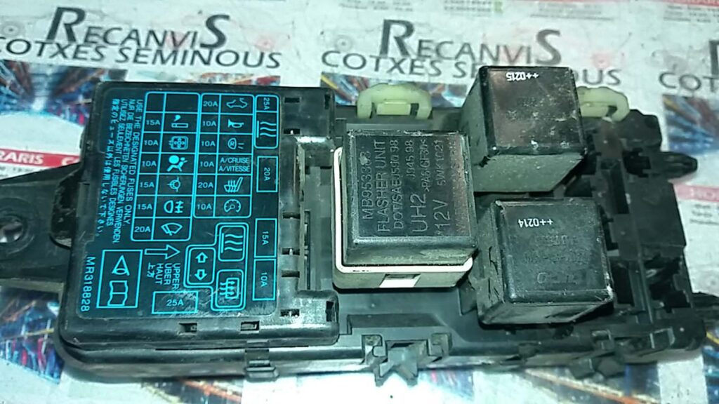 Panou sigurante MITSUBISHI CARISMA MR318828MR318828