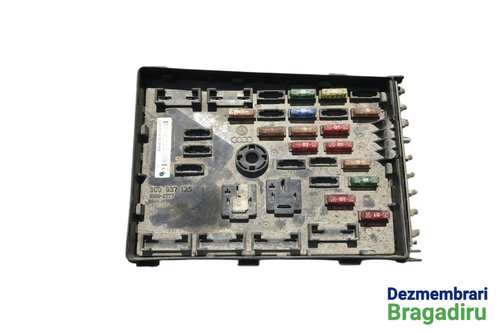 Panou sigurante motor 3C0937125 Volkswagen VW Passat B6 [2005 - 2010] wagon 5-usi 2.0 TDI MT (170 hp...