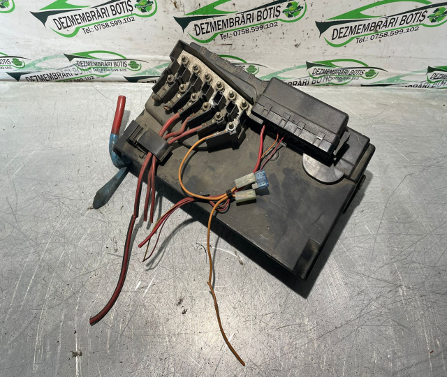 Panou sigurante motor 600937548E Audi 80 8C/B4 [1991 - 1996] Sedan 1.9 TDI MT (90 hp)