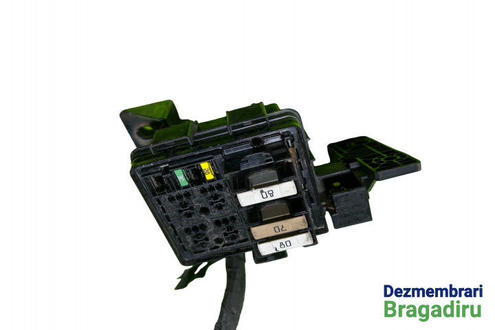 Panou sigurante motor Cod: 243880001R Renault Megane 3 [2008 - 2014] Hatchback 5-usi 1.5 dCi MT (86 hp)