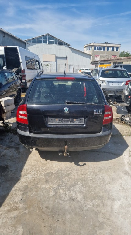 Panou sigurante motor Skoda Octavia 2 combi an fab. 2006