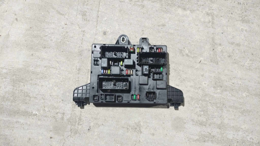 Panou sigurante portbagaj 13302301 Opel Astra J an fab. 2009 - 2015
