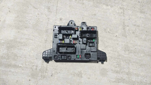 Panou sigurante portbagaj 13302301 Opel Astra J an fab. 2009 - 2015