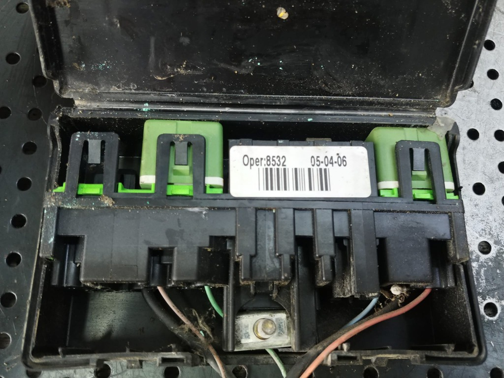 Panou sigurante relee 1.6 hdi 9hx citroen berlingo peugeot 307 9632229480 97086100