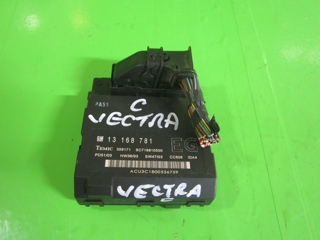 PANOU SIGURANTE / RELEE OPEL VECTRA C 2.2 DTI 16V 125CP 92KW FAB. 2002 - 2009 ⭐⭐⭐⭐⭐