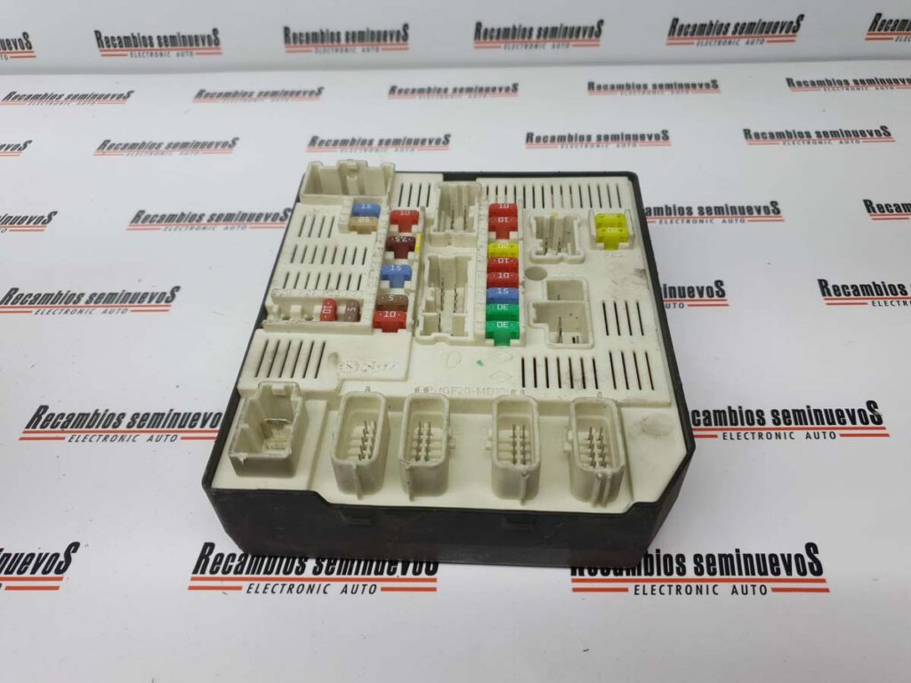 Panou sigurante RENAULT LAGUNA 284B63984R C / 284B63984RC / 519134F47 / USMD PTF / USMDPTF284B63984R C / 284B63984RC / 519134F47 / USMD PTF / USMDPTF