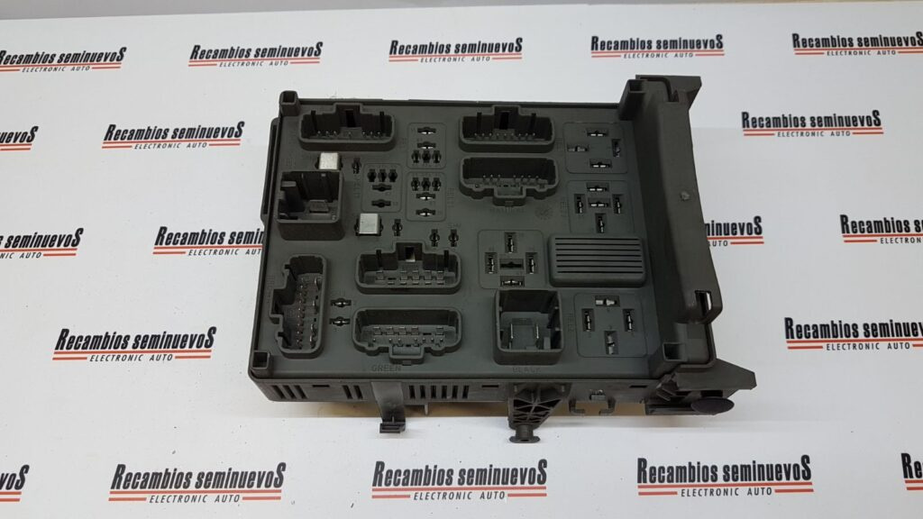 Panou sigurante RENAULT LAGUNA 8200447438 A / 8200447438A / 5188371178200447438 A / 8200447438A / 518837117