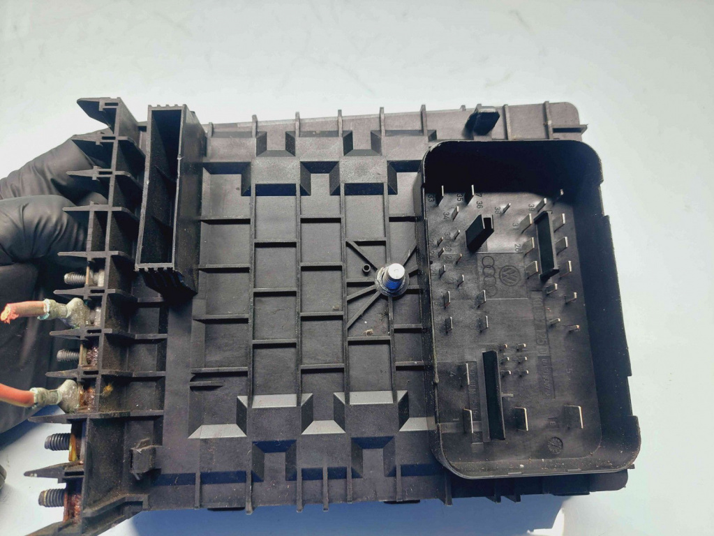 Panou sigurante Skoda Yeti (5L) [Fabr 2009-2020] 1K0937125D