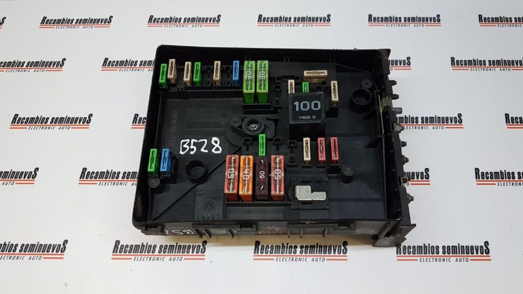 Panou sigurante TYCO ELECTONICS SEAT LEON 1K0 937 125 A / 1K0937125A / 0-1718307-1 / 0 1718307 1 / 0171830711K0 937 125 A / 1K0937125A / 0-1718307-1 / 0 1718307 1 / 017183071