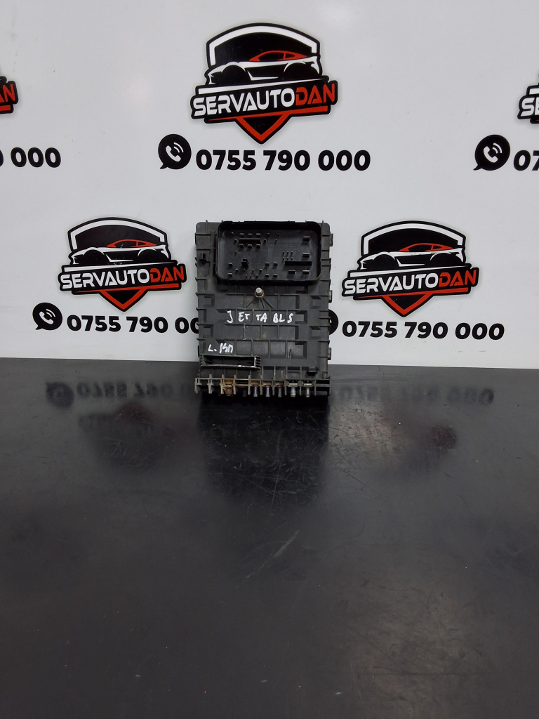 Panou sigurante Volkswagen Jetta 5 (2005-2010) 1.9 Motorina 2008, 1K0937125A