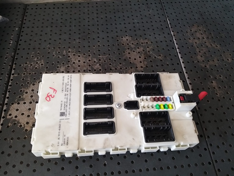 Panou tablou sigurante bmw seria 3 f30 931568201 524506f07