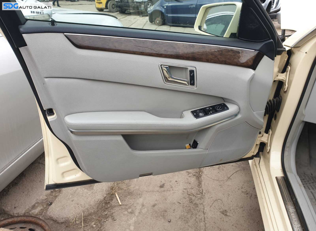 Panou Tapiterie Fata Interior Piele Alba Stanga Fata Sofer Mercedes Clasa E Class W212 2009 - 2012 [C3290]