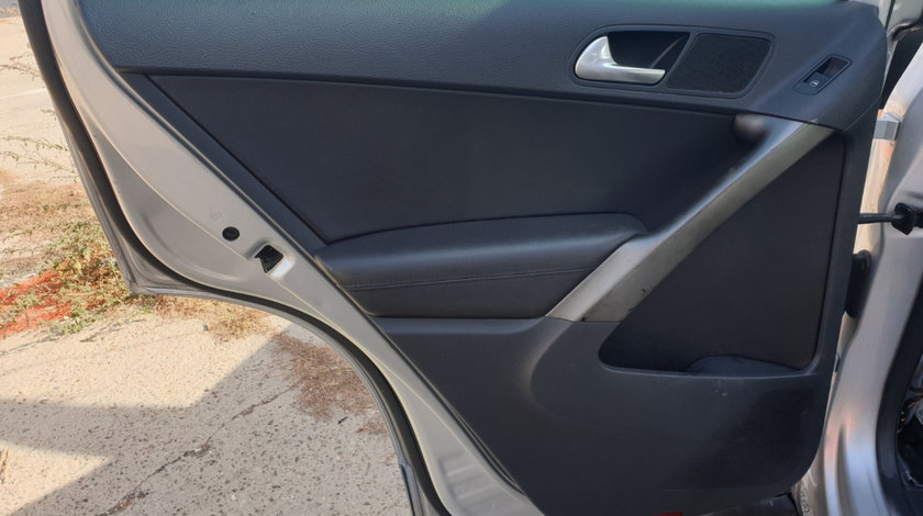 Panou Tapiterie Fata Interior Piele de pe Usa Portiera Stanga Spate Volkswagen Tiguan 2007 - 2015
