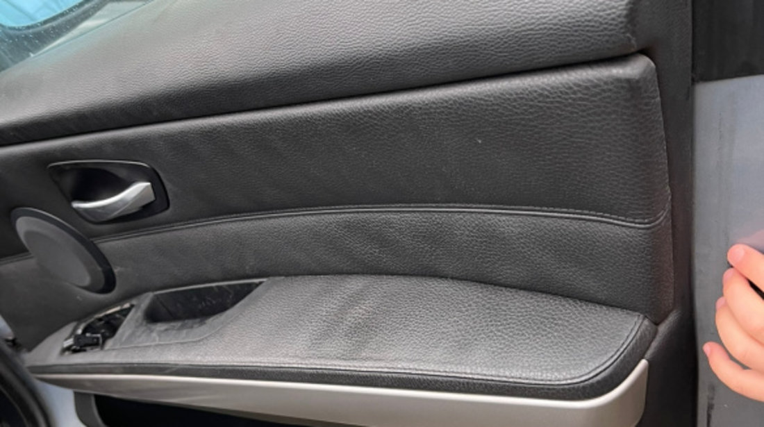 Panou Tapiterie Fata Interior Piele Neagra de pe Usa Portiera Dreapta Fata BMW Seria 3 E90 E91 2004 - 2011