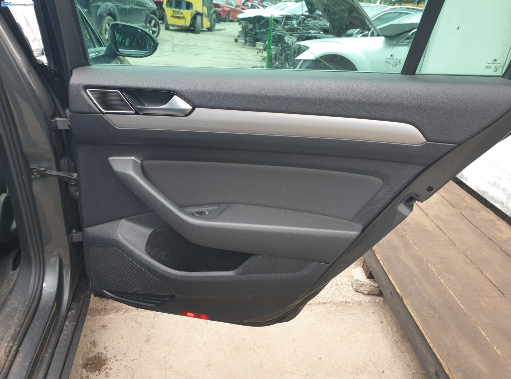 Panou Tapiterie Fata Interior Usa Portiera Dreapta Spate Volkswagen Passat B8 Break Combi 2015 - 2020 [K4706]