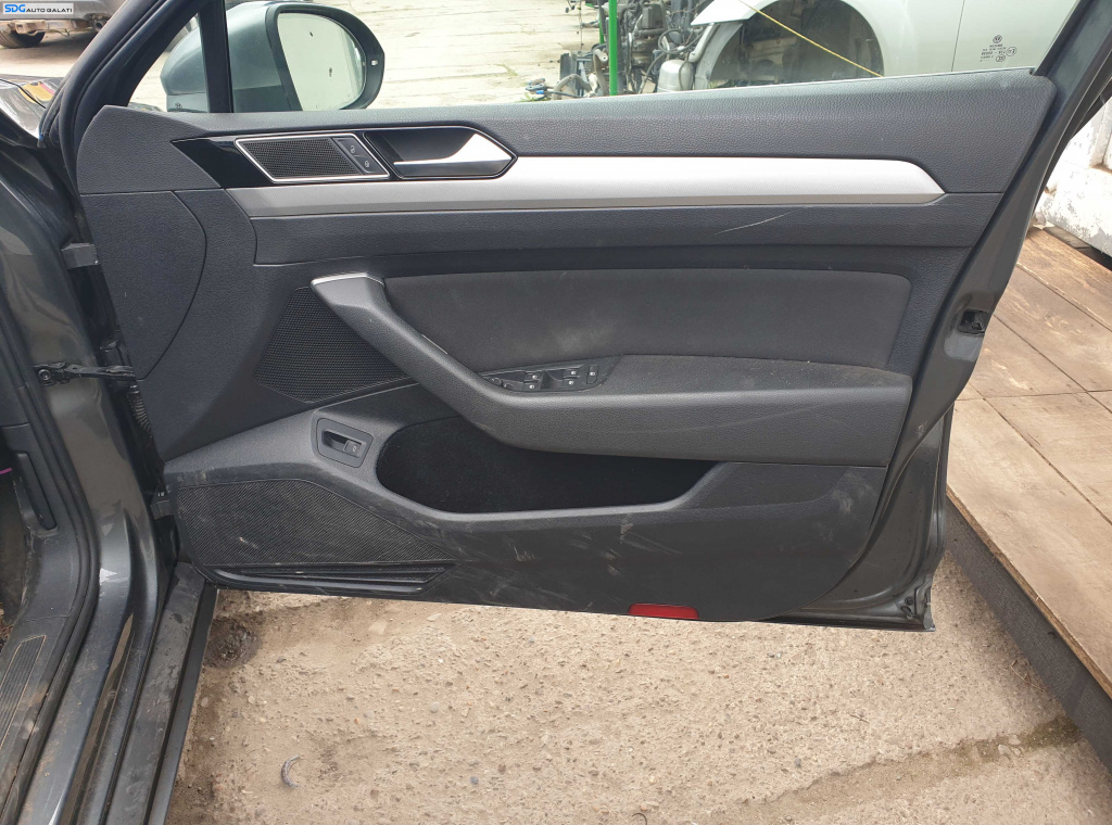 Panou Tapiterie Fata Interior Usa Portiera Dreapta Fata Volkswagen Passat B8 2015 - 2020 [K4707]