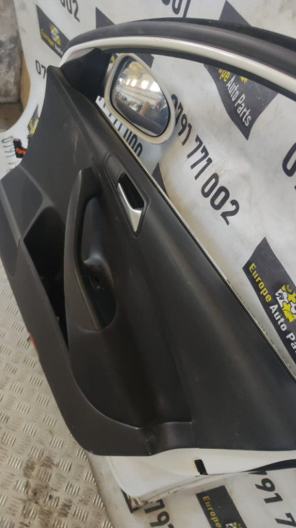 Panou usa fata dreapta Vw Passat B6 1.6 TDI cod motor CAY ,transmisie manuala cod MDM , an 2010