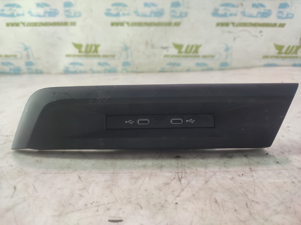 Panou usb 5NA035700 Volkswagen VW Golf 8 [2020 - 2024] 1.0 eTSI DLAA