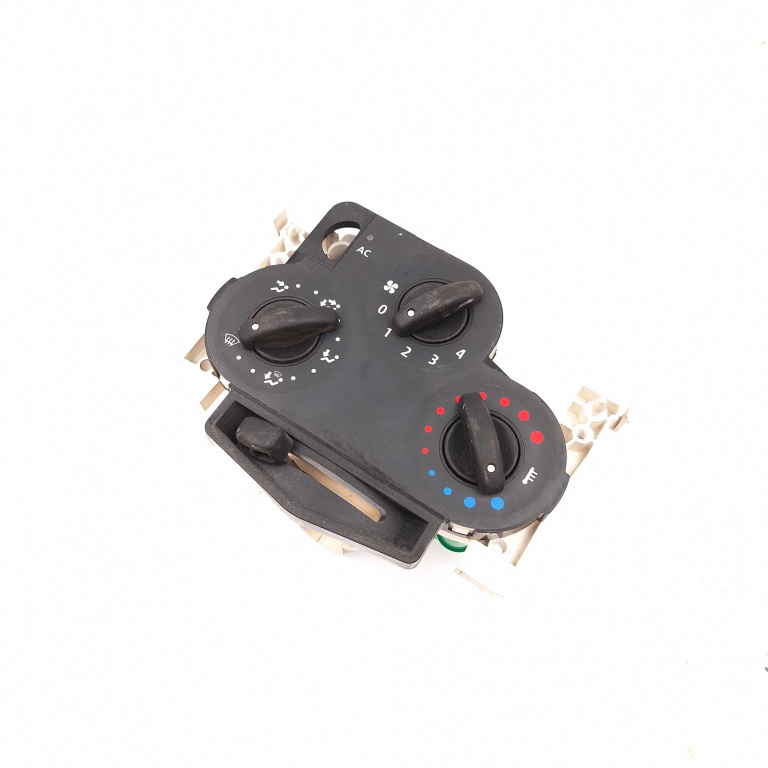 Panou Ventilatie / Panou Comanda Clima / Ac AC / Aer Conditionat Dacia LOGAN (LS) 2004 - 2012 Benzina 69570002, N100920K, 69577008, 69577319