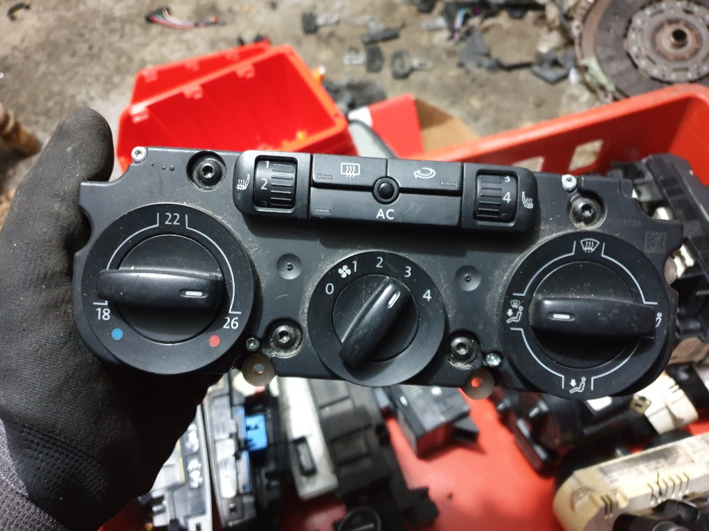 Panou Ventilatie / Panou Comanda Clima / Ac Clima VW PASSAT B6 cu Incalzire Scaune