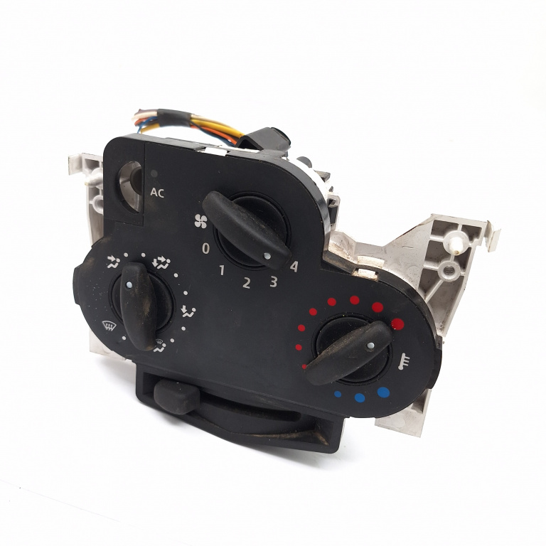 Panou Ventilatie / Panou Comanda Clima / Ac Dacia Logan (Ls) 2004-2012 Ac / Aer Conditionat N100920K, 69570002, Sn3E9E0T, 69577011, 69577008