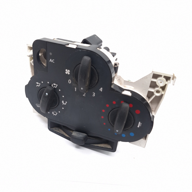 Panou Ventilatie / Panou Comanda Clima / Ac Dacia Logan (Ls) 2004-2012 1.4 (Lsoa, Lsoc, Lsoe, Lsog) K7J 710 Benzina Ac / Aer Conditionat 69570002, 69577008, 69577319, N100920K, 69877011