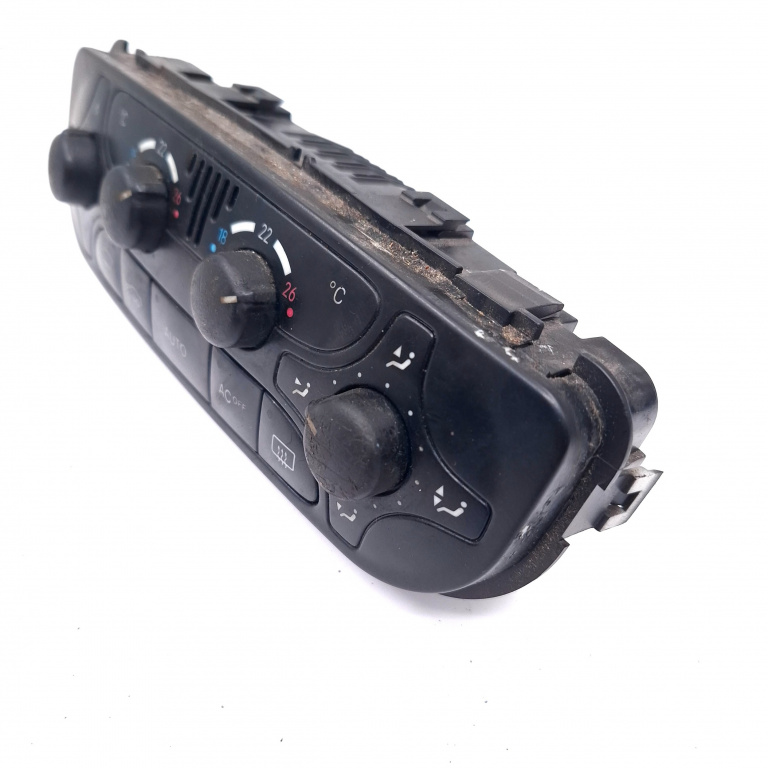 Panou Ventilatie / Panou Comanda Clima / Ac Mercedes-Benz C-Class (W203) 2000-2007 C 200 Cdi (203.004) Om 611.962 Motorina Ac / Aer Conditionat A2098300085, 9140010497, 944C066180, F011020549 Bosch