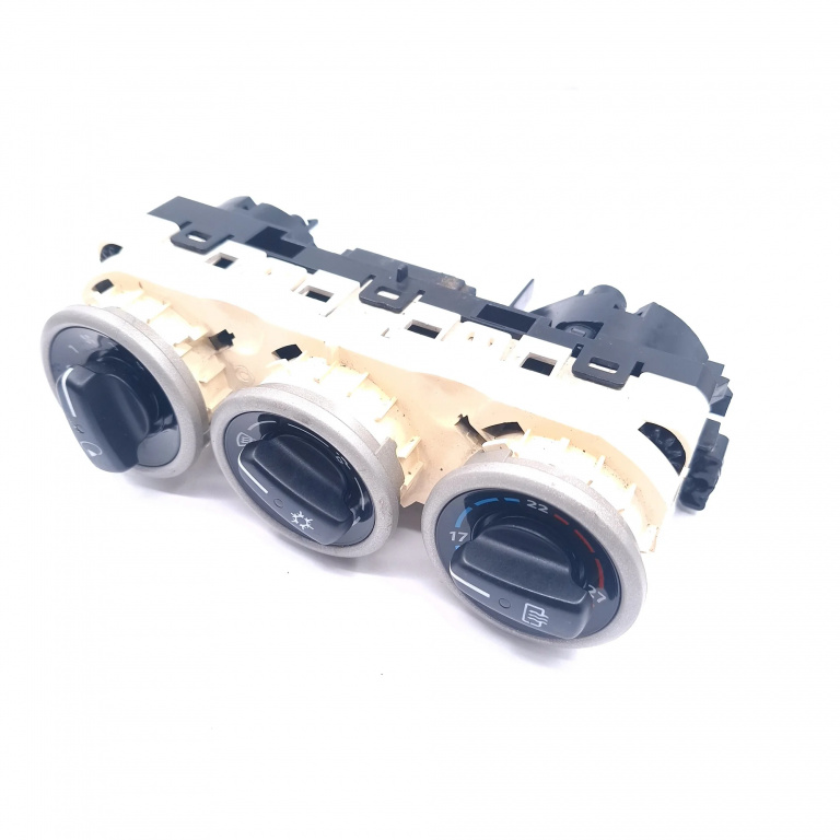 Panou Ventilatie / Panou Comanda Clima / Ac Smart Forfour (454) 2004-2006 1.5 Cdi (454.001) Om 639.939 Motorina Ac / Aer Conditionat 69657032, 69657307A