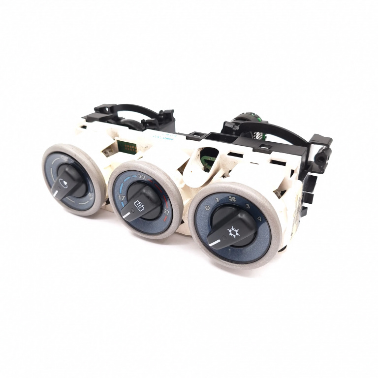 Panou Ventilatie / Panou Comanda Clima / Ac Smart Forfour (454) 2004-2006 1.5 (454.032) M 135.950 Benzina Ac / Aer Conditionat Clima / Climatronic A4548300485, Pmn164566P, 983890K, Tsa05040132Zd2, 69657032 Valeo