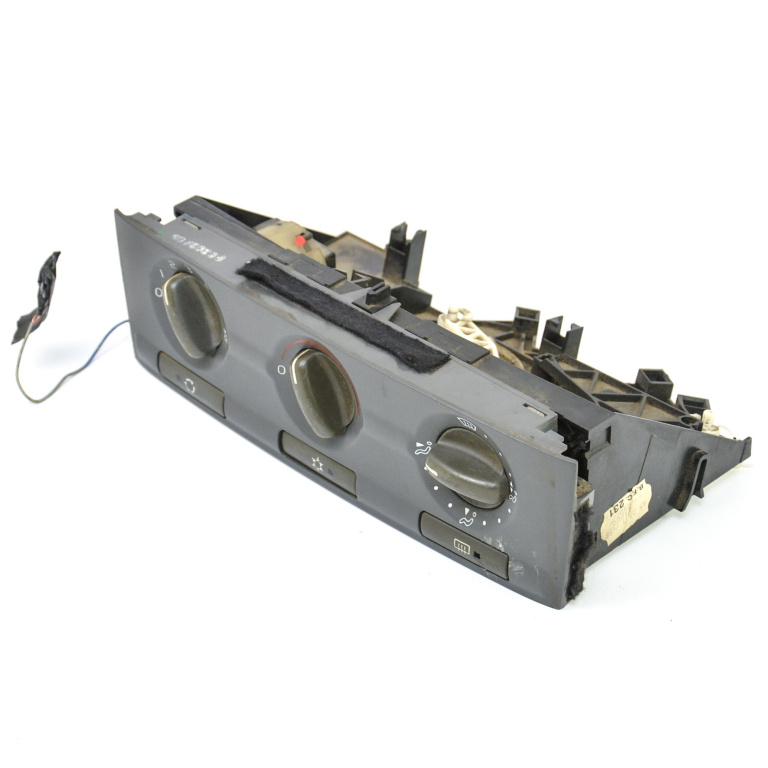 Panou Ventilatie / Panou Comanda Clima / Ac Volvo V40 Combi 1995-2004 Ac / Aer Conditionat 9041704797