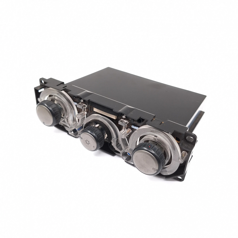 Panou Ventilatie / Panou Comanda Clima / Ac Mitsubishi Grandis (Naw) 2003 > 2.0 Di-D Bsy Motorina Ac / Aer Conditionat Clima / Climatronic 7820A071, Caa502A050F Mitsubishi