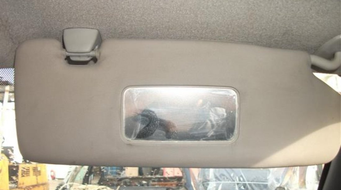 Parasolar dreapta cu oglinda curtoazie Ford Fiesta An 2000