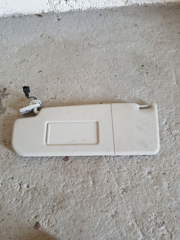 Parasolar stanga OEM 1K0857551
