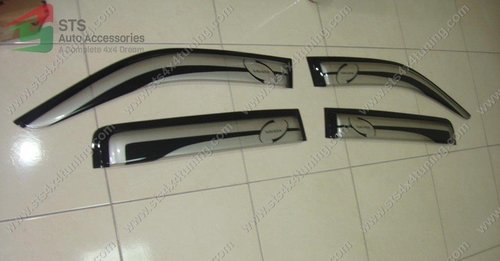 PARAVANTURI NISSAN NAVARA D40 2006-2014 ARGINTIU [4-BUC]