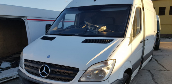 Parbriz DOAR RIDICARE PERSONALA DE LA SEDIUL FIRMEI Mercedes-Benz Sprinter 2 906 [2006 - 2013]